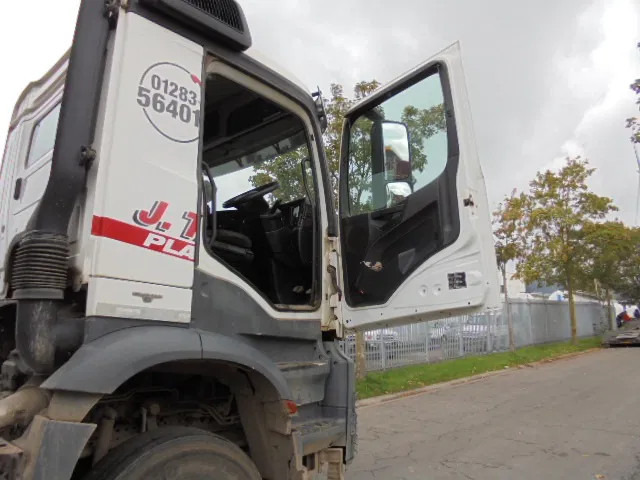 Leasing Mercedes-Benz Arocs 3240 K 8X4 Mercedes-Benz Arocs 3240 K 8X4: obrázok 9 Leasing Mercedes-Benz Arocs 3240 K 8X4 Mercedes-Benz Arocs 3240 K 8X4: obrázok 9