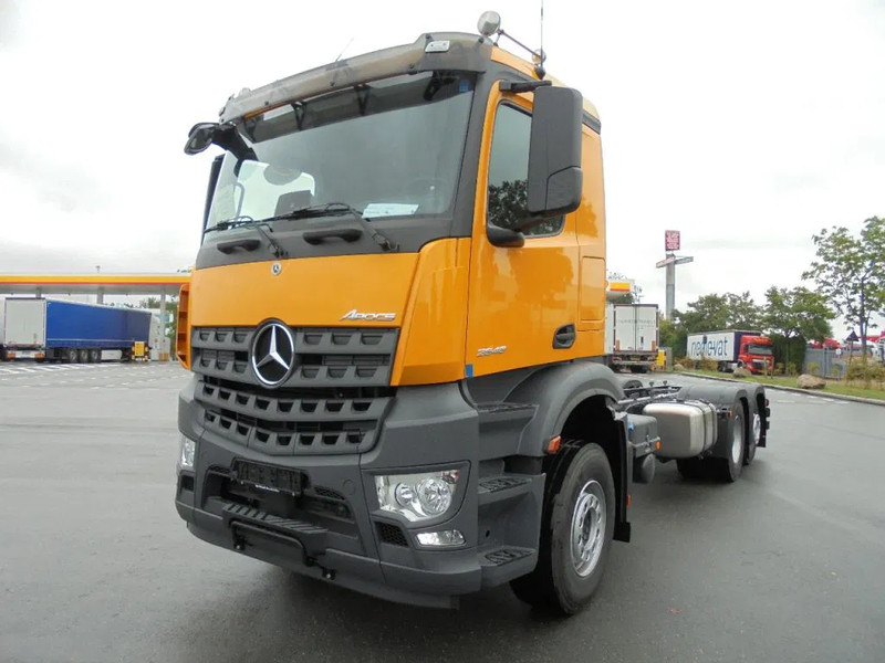 Mercedes-Benz Arocs AROCS 2848 6X2 MET FABRIEKS GARANTIE - Podvozek s kabinou: obrázok 1 Mercedes-Benz Arocs AROCS 2848 6X2 MET FABRIEKS GARANTIE - Podvozek s kabinou: obrázok 1