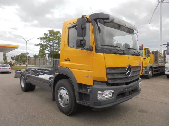 Mercedes-Benz Atego 1518 NEW DEMO MET FABRIEKS GARANTIE - Podvozek s kabinou: obrázok 3 Mercedes-Benz Atego 1518 NEW DEMO MET FABRIEKS GARANTIE - Podvozek s kabinou: obrázok 3