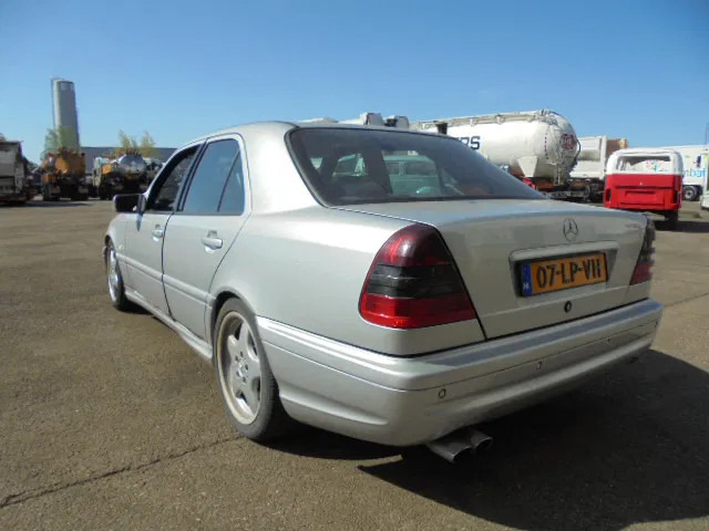 Mercedes-Benz C-Klasse 43 AMG - Sedan: obrázok 4 Mercedes-Benz C-Klasse 43 AMG - Sedan: obrázok 4