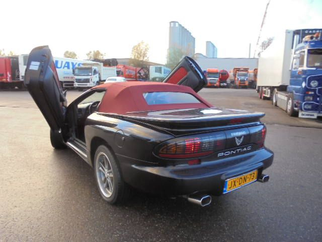 Pontiac Firebird AUT CONVERTIBLE - Kabriolet: obrázok 3 Pontiac Firebird AUT CONVERTIBLE - Kabriolet: obrázok 3