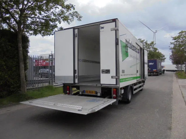 Renault D 6.5 150 NL TRUCK - Chladirenské nákladné vozidlo: obrázok 4 Renault D 6.5 150 NL TRUCK - Chladirenské nákladné vozidlo: obrázok 4