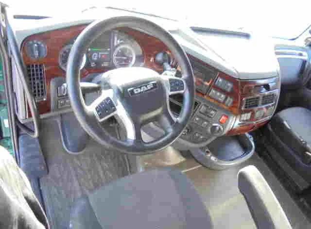 Ťahač DAF XF 106.460 SUPER SPACE CAB: obrázok 19