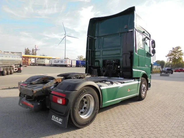 DAF XF 106.460 SUPER SPACE CAB - Ťahač: obrázok 2 DAF XF 106.460 SUPER SPACE CAB - Ťahač: obrázok 2