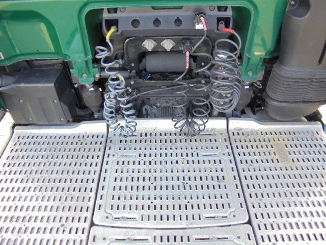 Ťahač DAF XF 106.460 SUPER SPACE CAB: obrázok 16