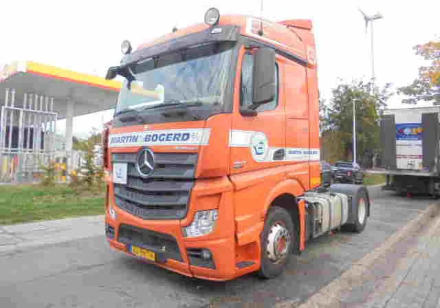 Mercedes-Benz Actros 1842 APK 06-2026 - Ťahač: obrázok 1 Mercedes-Benz Actros 1842 APK 06-2026 - Ťahač: obrázok 1