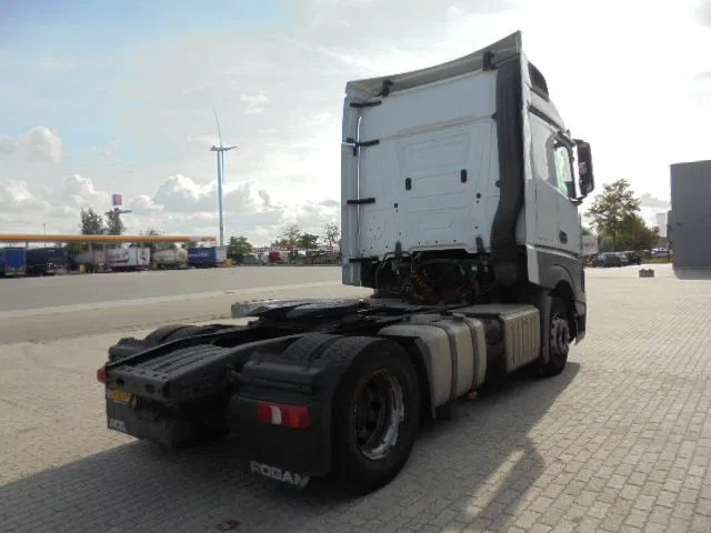 Mercedes-Benz Actros 1842 - Ťahač: obrázok 4 Mercedes-Benz Actros 1842 - Ťahač: obrázok 4