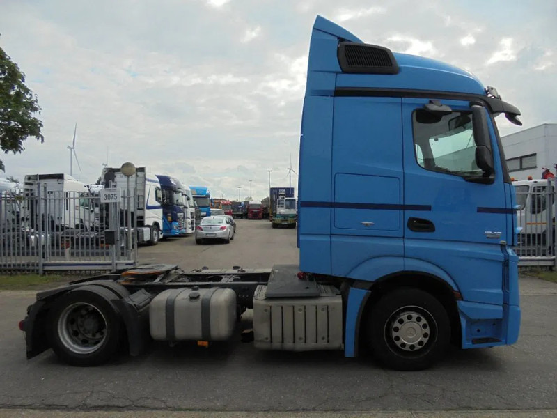 Mercedes-Benz Actros 1842 - Ťahač: obrázok 4 Mercedes-Benz Actros 1842 - Ťahač: obrázok 4