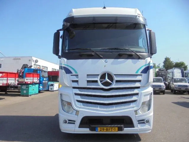 Mercedes-Benz Actros 1843 - Ťahač: obrázok 2 Mercedes-Benz Actros 1843 - Ťahač: obrázok 2