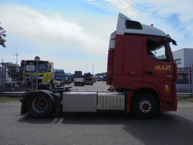 Mercedes-Benz Actros 1843 - Ťahač: obrázok 4 Mercedes-Benz Actros 1843 - Ťahač: obrázok 4