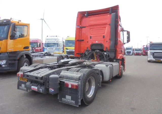 Mercedes-Benz Actros 2343 6X2 VOORLOOPAS - Ťahač: obrázok 4 Mercedes-Benz Actros 2343 6X2 VOORLOOPAS - Ťahač: obrázok 4