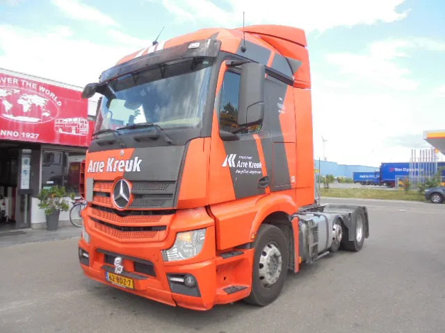 Mercedes-Benz Actros 2343 6X2 VOORLOOPAS - Ťahač: obrázok 1 Mercedes-Benz Actros 2343 6X2 VOORLOOPAS - Ťahač: obrázok 1