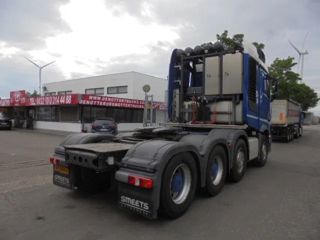 Mercedes-Benz Actros 4158 8X4 180 TON NL KENTEKEN - Ťahač: obrázok 4 Mercedes-Benz Actros 4158 8X4 180 TON NL KENTEKEN - Ťahač: obrázok 4