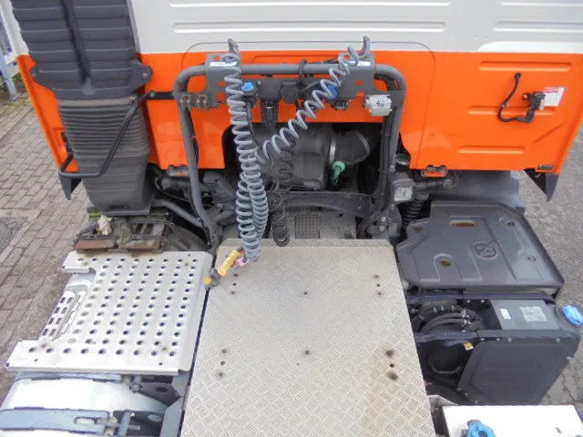 Ťahač Volvo FM 410 6X2 ADR + HYDRAULICS NL TRUCK: obrázok 10