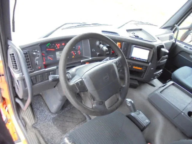 Ťahač Volvo FM 410 6X2 ADR + HYDRAULICS NL TRUCK: obrázok 13