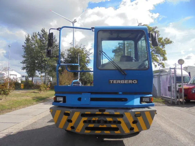 Terberg YT 182 NL KENTEKEN - Terminálový ťahač: obrázok 2 Terberg YT 182 NL KENTEKEN - Terminálový ťahač: obrázok 2