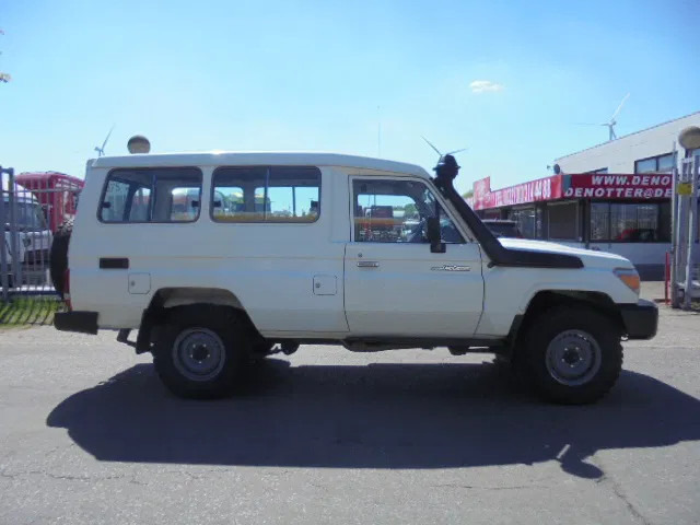 Toyota Land Cruiser HZJ78L 4X4 EXPORT OUTSIDE EU ONLY - Automobil: obrázok 4 Toyota Land Cruiser HZJ78L 4X4 EXPORT OUTSIDE EU ONLY - Automobil: obrázok 4