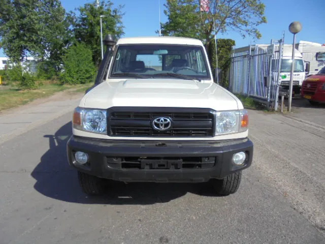 Toyota Land Cruiser HZJ78L 4X4 EXPORT OUTSIDE EU ONLY - Automobil: obrázok 2 Toyota Land Cruiser HZJ78L 4X4 EXPORT OUTSIDE EU ONLY - Automobil: obrázok 2
