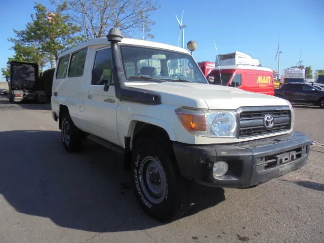 Toyota Land Cruiser HZJ78L 4X4 EXPORT OUTSIDE EU ONLY - Automobil: obrázok 3 Toyota Land Cruiser HZJ78L 4X4 EXPORT OUTSIDE EU ONLY - Automobil: obrázok 3