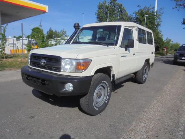 Toyota Land Cruiser HZJ78L 4X4 EXPORT OUTSIDE EU ONLY - Automobil: obrázok 1 Toyota Land Cruiser HZJ78L 4X4 EXPORT OUTSIDE EU ONLY - Automobil: obrázok 1
