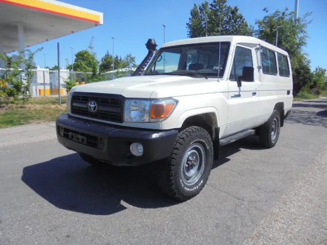 Toyota Land Cruiser HZJ78L 4X4 EXPORT OUTSIDE EU ONLY - Automobil: obrázok 1 Toyota Land Cruiser HZJ78L 4X4 EXPORT OUTSIDE EU ONLY - Automobil: obrázok 1