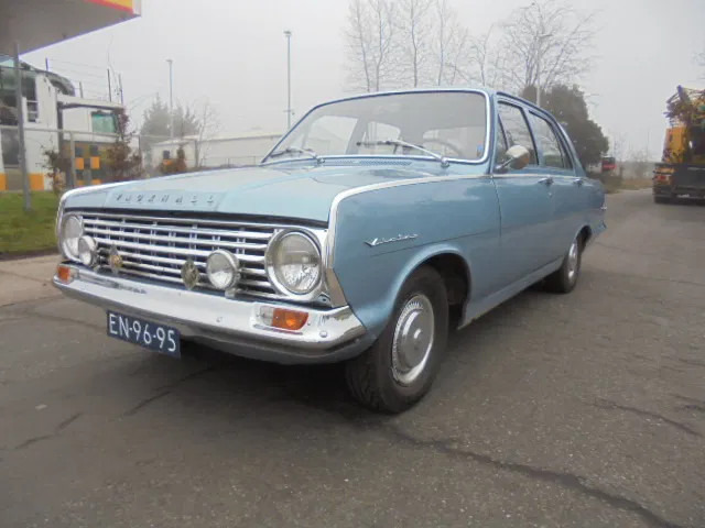 Vauxhall Victor 101 SUPER - Sedan: obrázok 1 Vauxhall Victor 101 SUPER - Sedan: obrázok 1