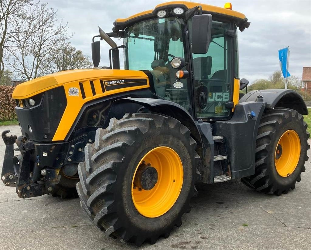 JCB 4220 Fastrac - Traktor: obrázok 2 JCB 4220 Fastrac - Traktor: obrázok 2