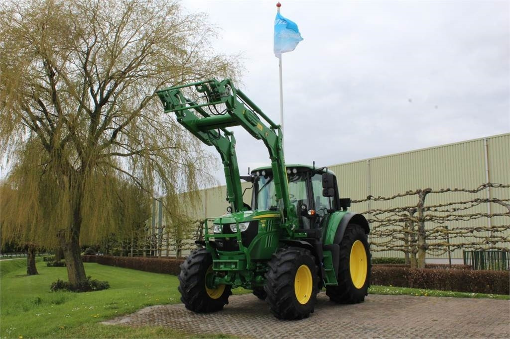 John Deere 6120M with 623R loader - Traktor: obrázok 1 John Deere 6120M with 623R loader - Traktor: obrázok 1