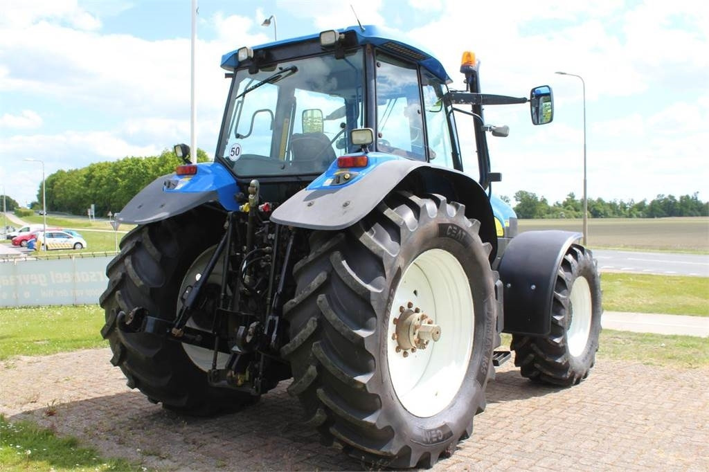 New Holland TM175 - Traktor: obrázok 4 New Holland TM175 - Traktor: obrázok 4
