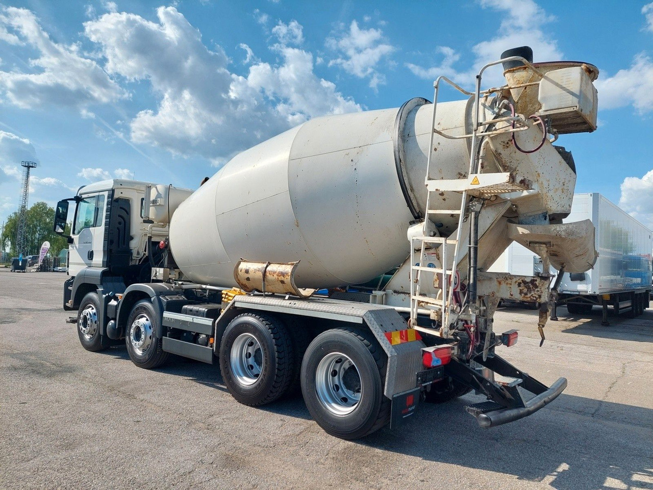 MAN TGS 32.400 8X4 BB Liebherr 9 m³ - Domiešavač: obrázok 3 MAN TGS 32.400 8X4 BB Liebherr 9 m³ - Domiešavač: obrázok 3