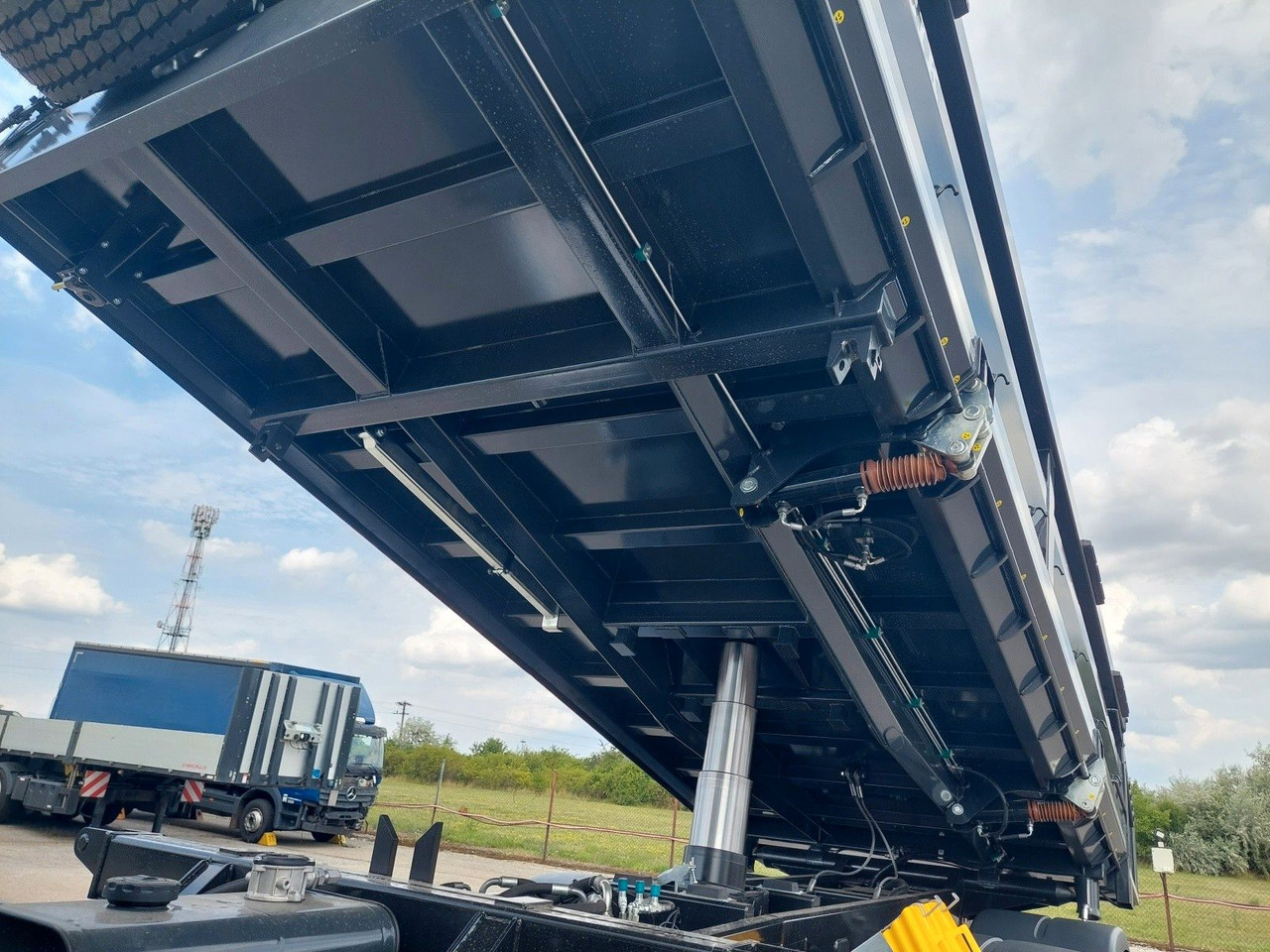 MAN TGS 41.520 8X6 BB CH - Sklápač: obrázok 5 MAN TGS 41.520 8X6 BB CH - Sklápač: obrázok 5