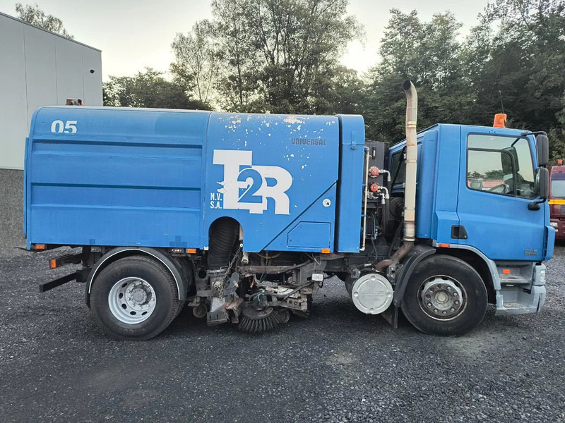 DAF CF 75.250 DRIVING CONDITION - SWEEPER NEEDS REPAIRMENT - Zametacie vozidlo: obrázok 4 DAF CF 75.250 DRIVING CONDITION - SWEEPER NEEDS REPAIRMENT - Zametacie vozidlo: obrázok 4