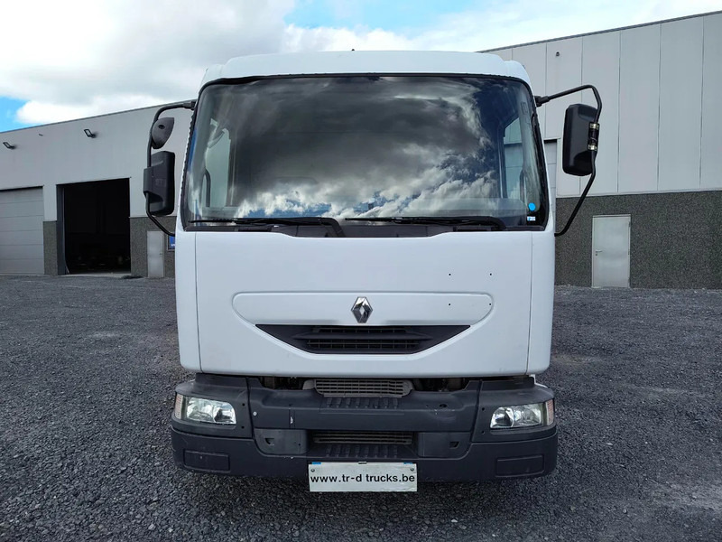 Renault Midlum 220 8000L FUEL / CARBURANT TANK - 3 COMP/ A LAMES - Cisternové vozidlo: obrázok 2 Renault Midlum 220 8000L FUEL / CARBURANT TANK - 3 COMP/ A LAMES - Cisternové vozidlo: obrázok 2