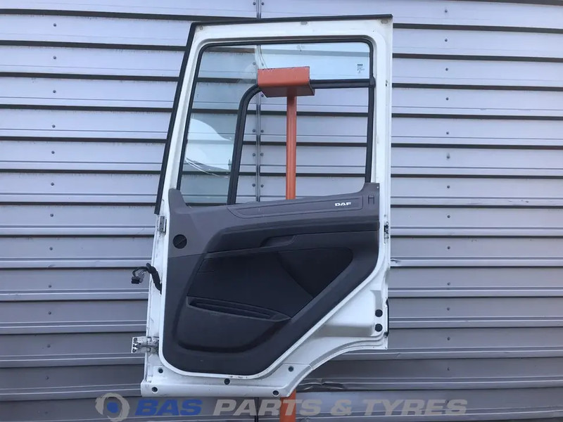 DAF CF Euro 6 - Dvere a diely pre Nákladné auto: obrázok 2 DAF CF Euro 6 - Dvere a diely pre Nákladné auto: obrázok 2