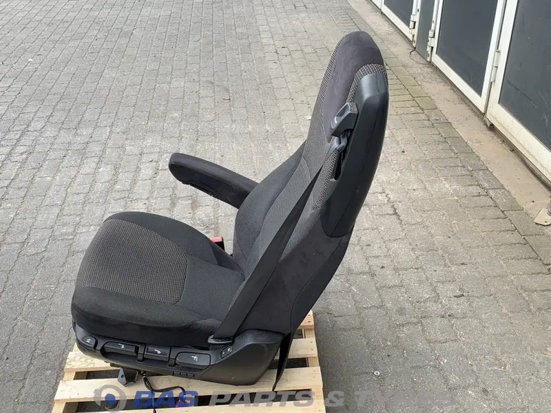 DAF CF Euro 6 - Sedadlo pre Nákladné auto: obrázok 2 DAF CF Euro 6 - Sedadlo pre Nákladné auto: obrázok 2