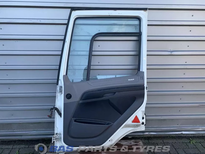 DAF CF Euro 6 Portier Rechts DAF 1355334 - Dvere a diely pre Nákladné auto: obrázok 2 DAF CF Euro 6 Portier Rechts DAF 1355334 - Dvere a diely pre Nákladné auto: obrázok 2
