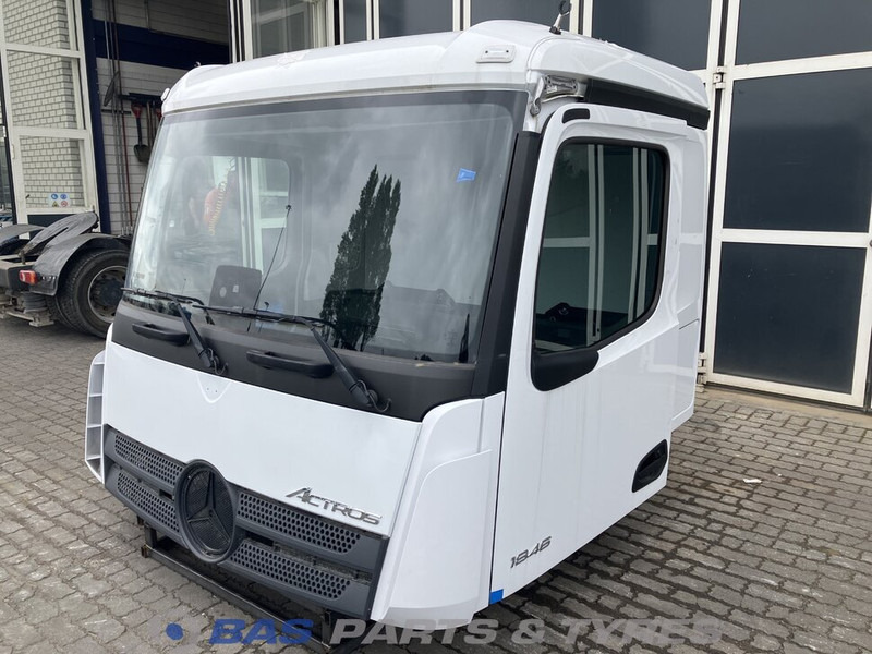 Mercedes-Benz Actros MP5 Mercedes ClassicSpace M-cab L1EH1 A 000 600 01 01 - Kabína a interiér pre Nákladné auto: obrázok 1 Mercedes-Benz Actros MP5 Mercedes ClassicSpace M-cab L1EH1 A 000 600 01 01 - Kabína a interiér pre Nákladné auto: obrázok 1