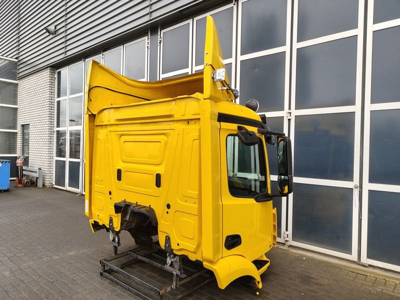 Mercedes-Benz Antos MP4 Mercedes ClassicSpace S-cab L1H1 A 000 600 01 01 - Kabína a interiér pre Nákladné auto: obrázok 3 Mercedes-Benz Antos MP4 Mercedes ClassicSpace S-cab L1H1 A 000 600 01 01 - Kabína a interiér pre Nákladné auto: obrázok 3