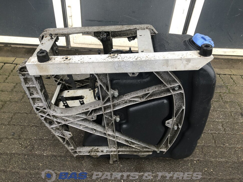 Volvo Volvo AdBlue tank 21219301 - Náhradný diel pre Nákladné auto: obrázok 4 Volvo Volvo AdBlue tank 21219301 - Náhradný diel pre Nákladné auto: obrázok 4