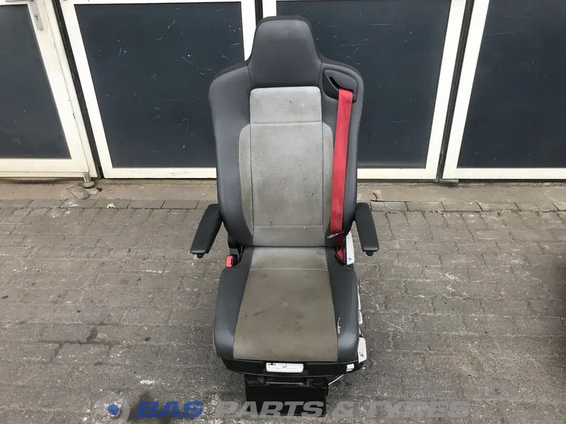 Renault C-Serie - Sedadlo pre Nákladné auto: obrázok 1 Renault C-Serie - Sedadlo pre Nákladné auto: obrázok 1