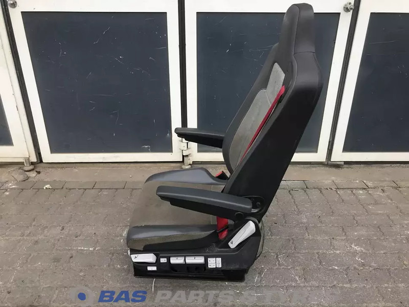 Renault C-Serie - Sedadlo pre Nákladné auto: obrázok 2 Renault C-Serie - Sedadlo pre Nákladné auto: obrázok 2