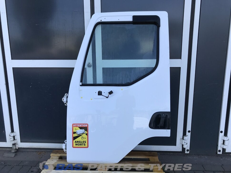 Renault D-Serie - Dvere a diely pre Nákladné auto: obrázok 1 Renault D-Serie - Dvere a diely pre Nákladné auto: obrázok 1