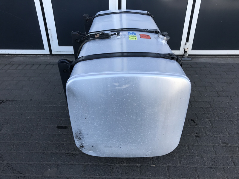 Scania Brandstoftank Scania 700 Liter 1790948 - Palivová nádrž pre Nákladné auto: obrázok 2 Scania Brandstoftank Scania 700 Liter 1790948 - Palivová nádrž pre Nákladné auto: obrázok 2