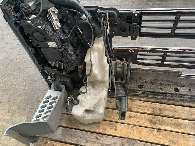 Volvo FH4 Bumper Volvo 82208510 - Nárazník pre Nákladné auto: obrázok 3 Volvo FH4 Bumper Volvo 82208510 - Nárazník pre Nákladné auto: obrázok 3