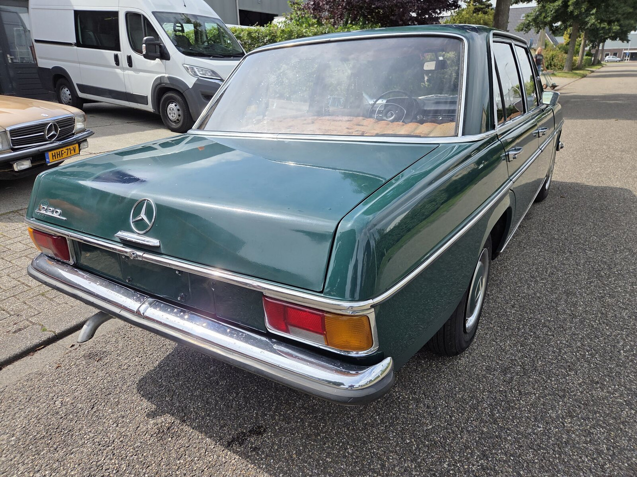 Automobil Mercedes-Benz 220 (W115) auto: obrázok 6