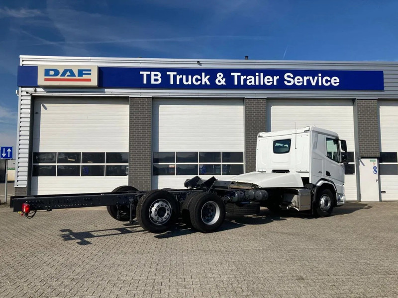 DAF XD 450 FAN CHASSIS SLEEPER CAB PTO STEERING LIFTAXLE 480WB - NEW - Podvozek s kabinou: obrázok 3 DAF XD 450 FAN CHASSIS SLEEPER CAB PTO STEERING LIFTAXLE 480WB - NEW - Podvozek s kabinou: obrázok 3