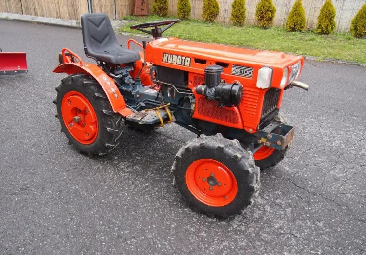 Ciągnik Kubota B6100 1995 4x4 - Traktor: obrázok 3 Ciągnik Kubota B6100 1995 4x4 - Traktor: obrázok 3