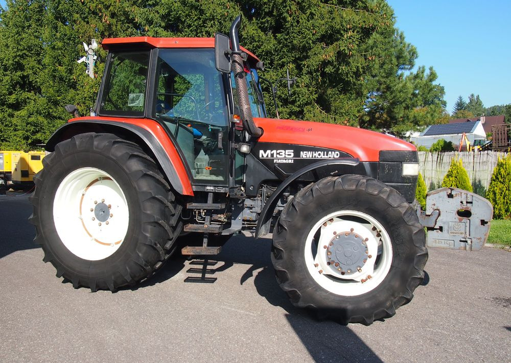 Ciągnik New Holland NH M 135 1998 NEW HOLLAND TM M135 - Traktor: obrázok 3 Ciągnik New Holland NH M 135 1998 NEW HOLLAND TM M135 - Traktor: obrázok 3