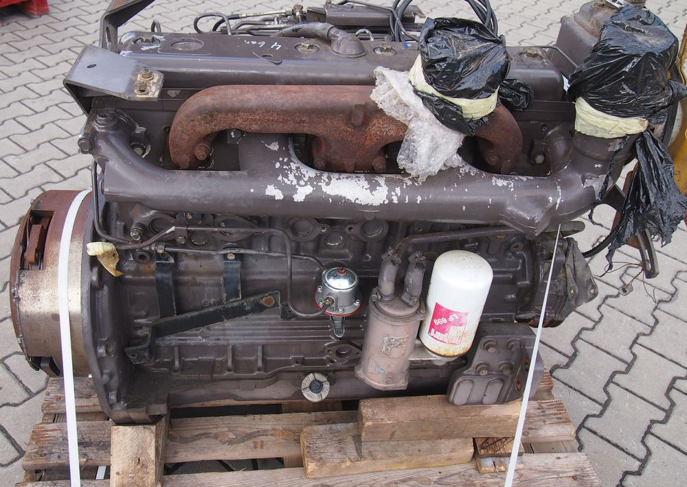 Części do Ciągnika Massey Ferguson MF 3000  Silnik 6 cylindrowy Perkins A6.354
Ciśnienie oleju na wolnych obrotach 4bary - Motor pre Poľnohospodárske stroje: obrázok 4 Części do Ciągnika Massey Ferguson MF 3000  Silnik 6 cylindrowy Perkins A6.354
Ciśnienie oleju na wolnych obrotach 4bary - Motor pre Poľnohospodárske stroje: obrázok 4