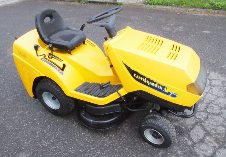 Kosiarka traktorek Castel Garden 13/92 2007 Kosiarka Castel Garden 13/92 - Záhradná kosačka: obrázok 1 Kosiarka traktorek Castel Garden 13/92 2007 Kosiarka Castel Garden 13/92 - Záhradná kosačka: obrázok 1